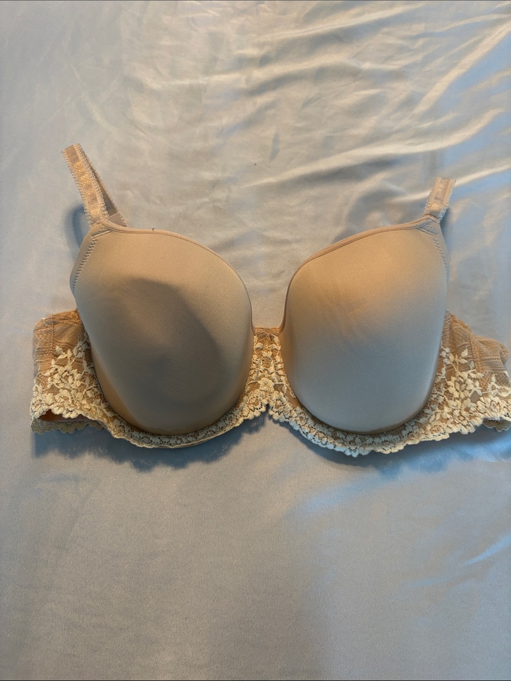 Wacoal Nude Lace-Trim Molded Bra